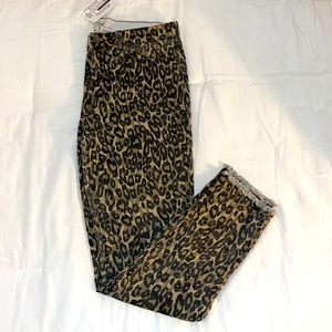 NWT Easel cheetah print jeans. Size L.